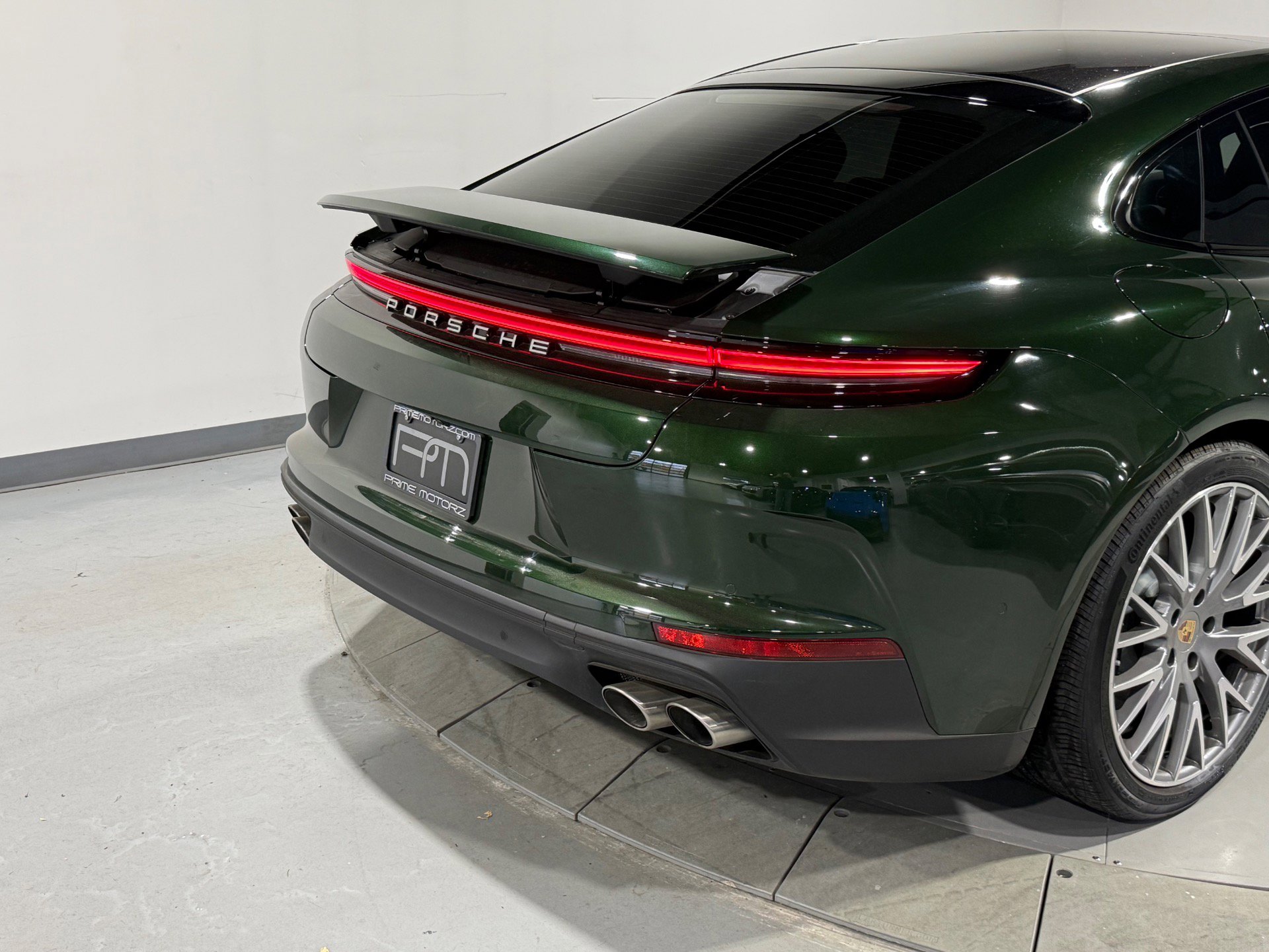 Used 2025 Porsche Panamera 4 image 15