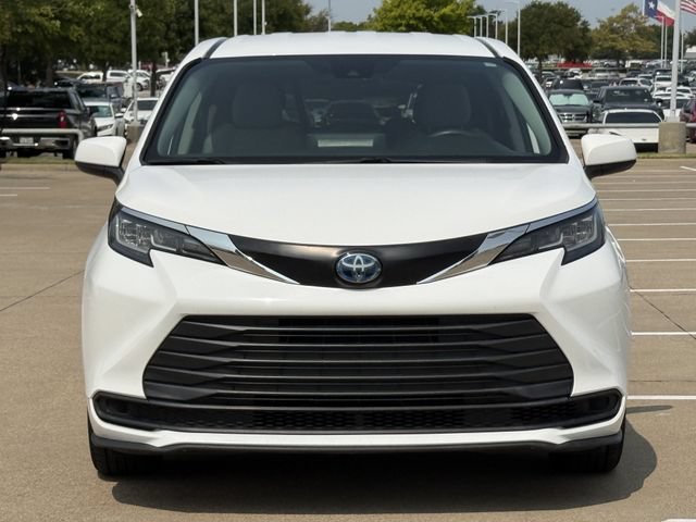 Certified 2023 Toyota Sienna LE FWD image 8