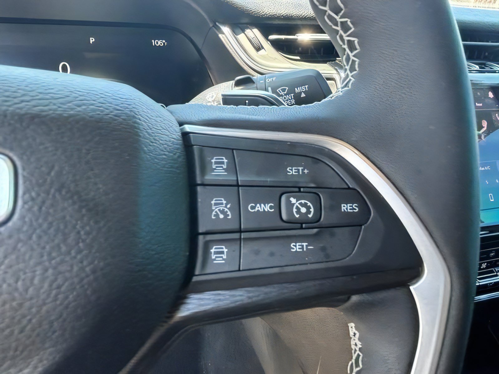 Used 2025 Jeep Grand Cherokee L Altitude RWD image 24