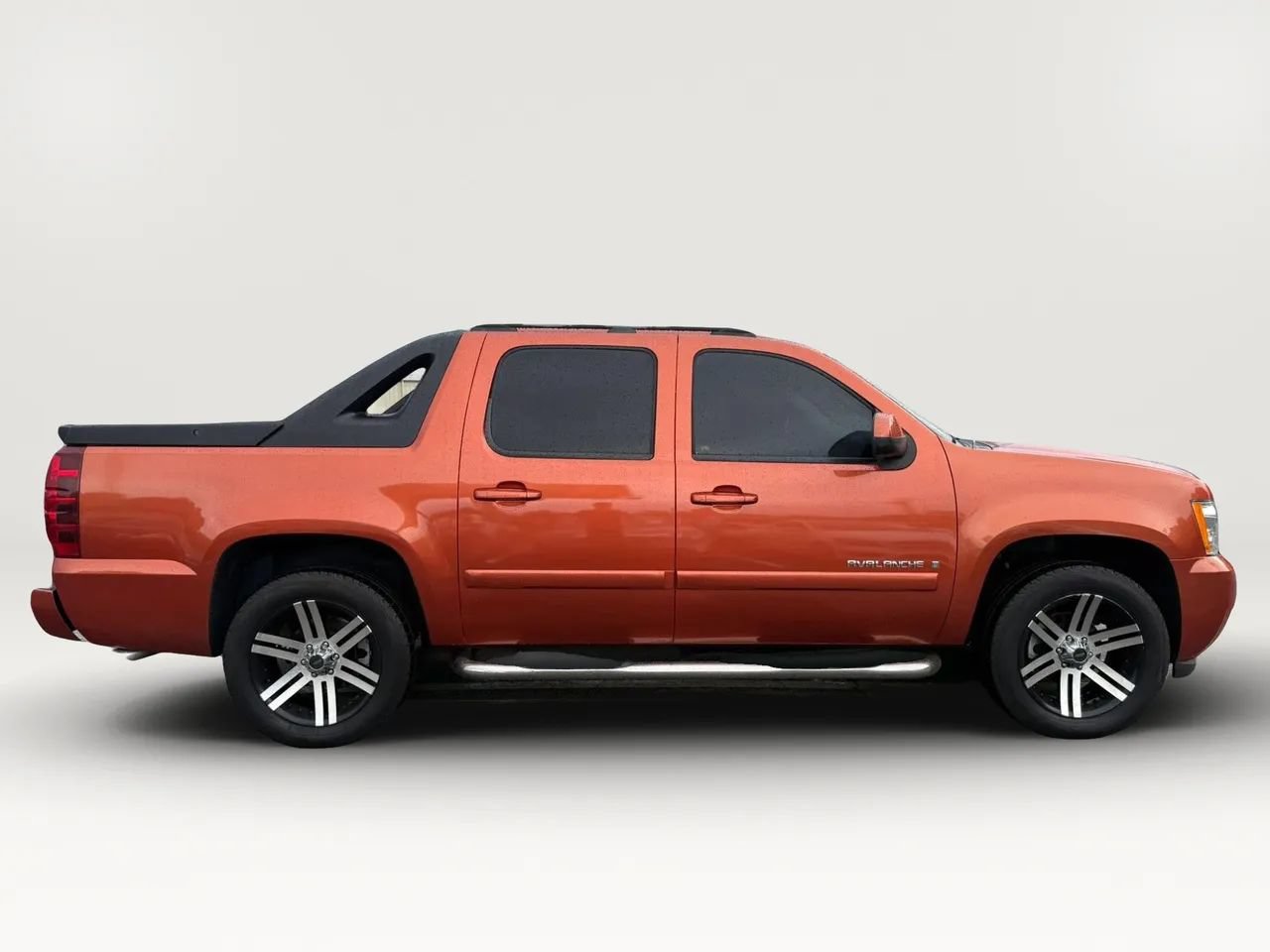 Used 2007 Chevrolet Avalanche LTZ w/ LTZ Preferred Equipment Group RWD image 4
