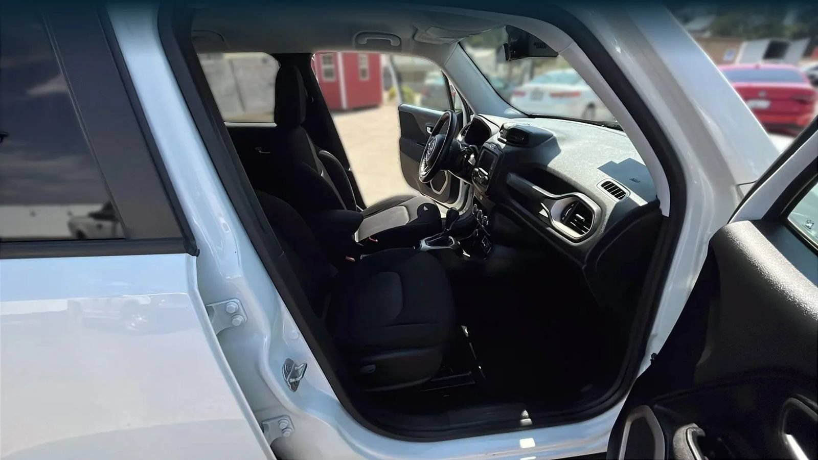 Used 2017 Jeep Renegade Latitude AWD/4WD image 17