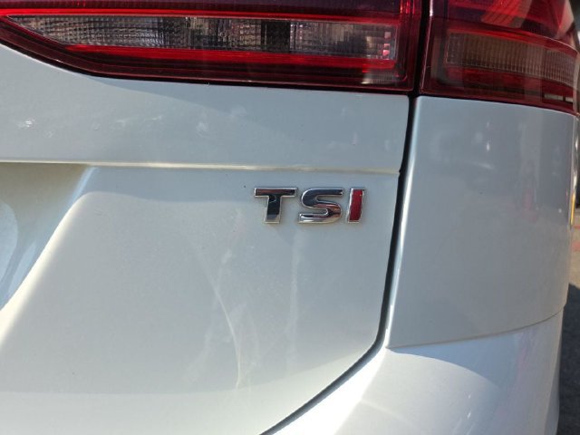 Used 2016 Volkswagen Golf S FWD image 25