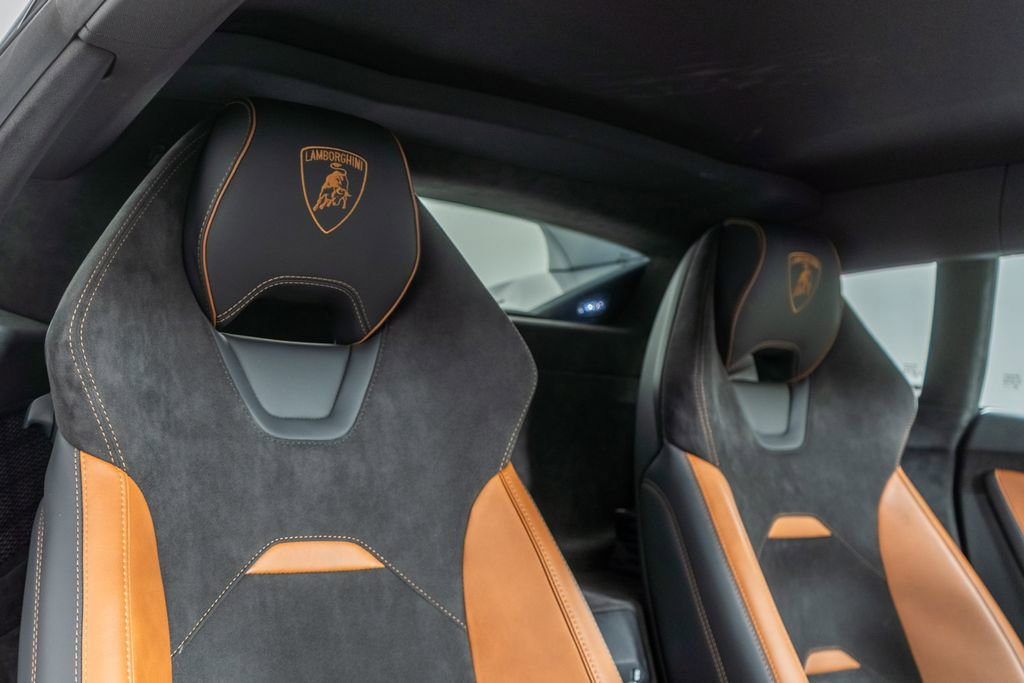 Used 2023 Lamborghini Huracan Tecnica image 32