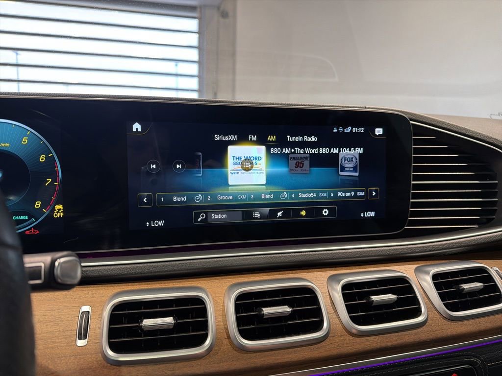 Used 2022 Mercedes-Benz GLE 450 4MATIC w/ AMG Line Exterior image 19
