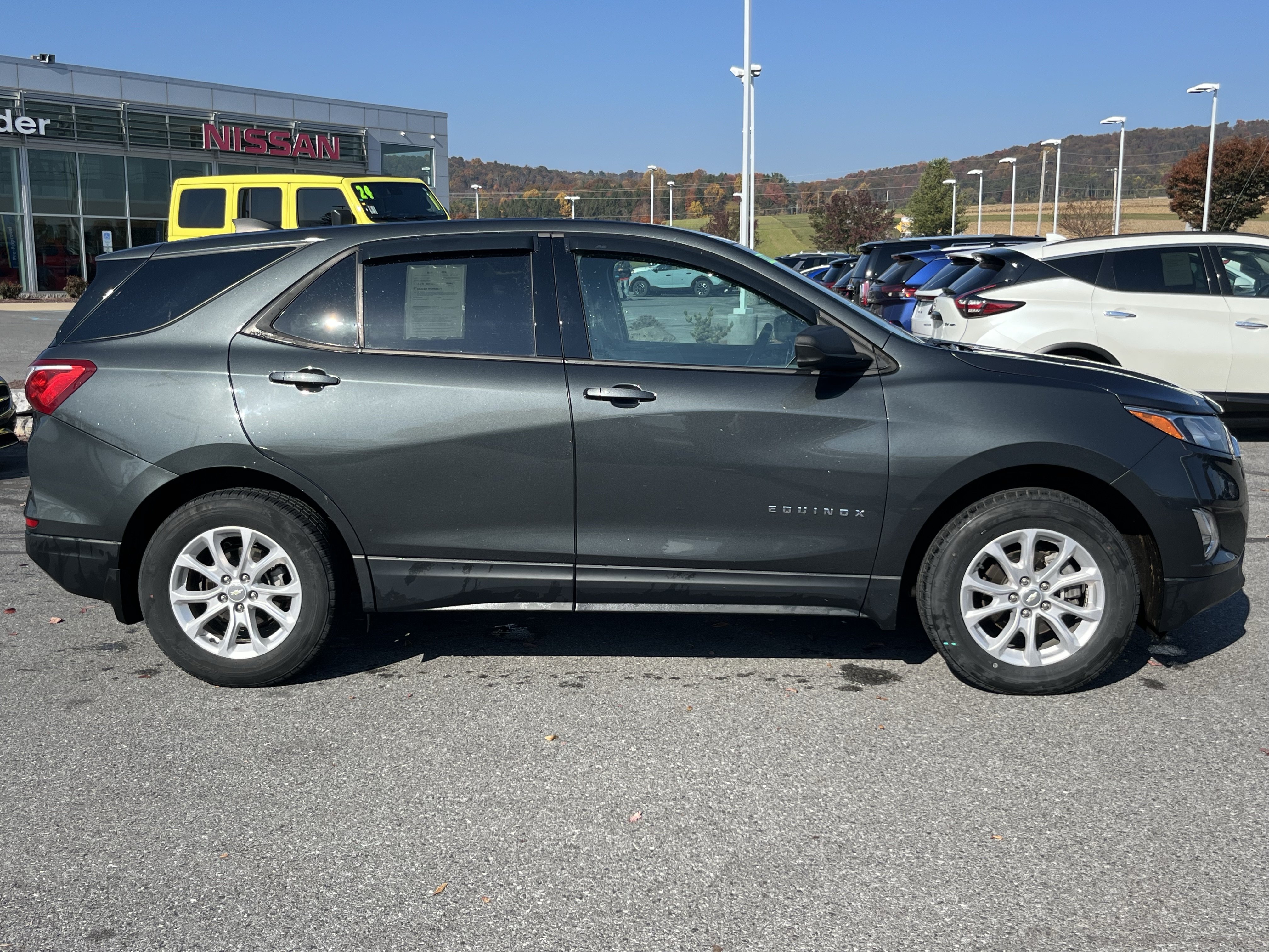 Used 2019 Chevrolet Equinox LS w/ LS Convenience Package AWD/4WD image 2