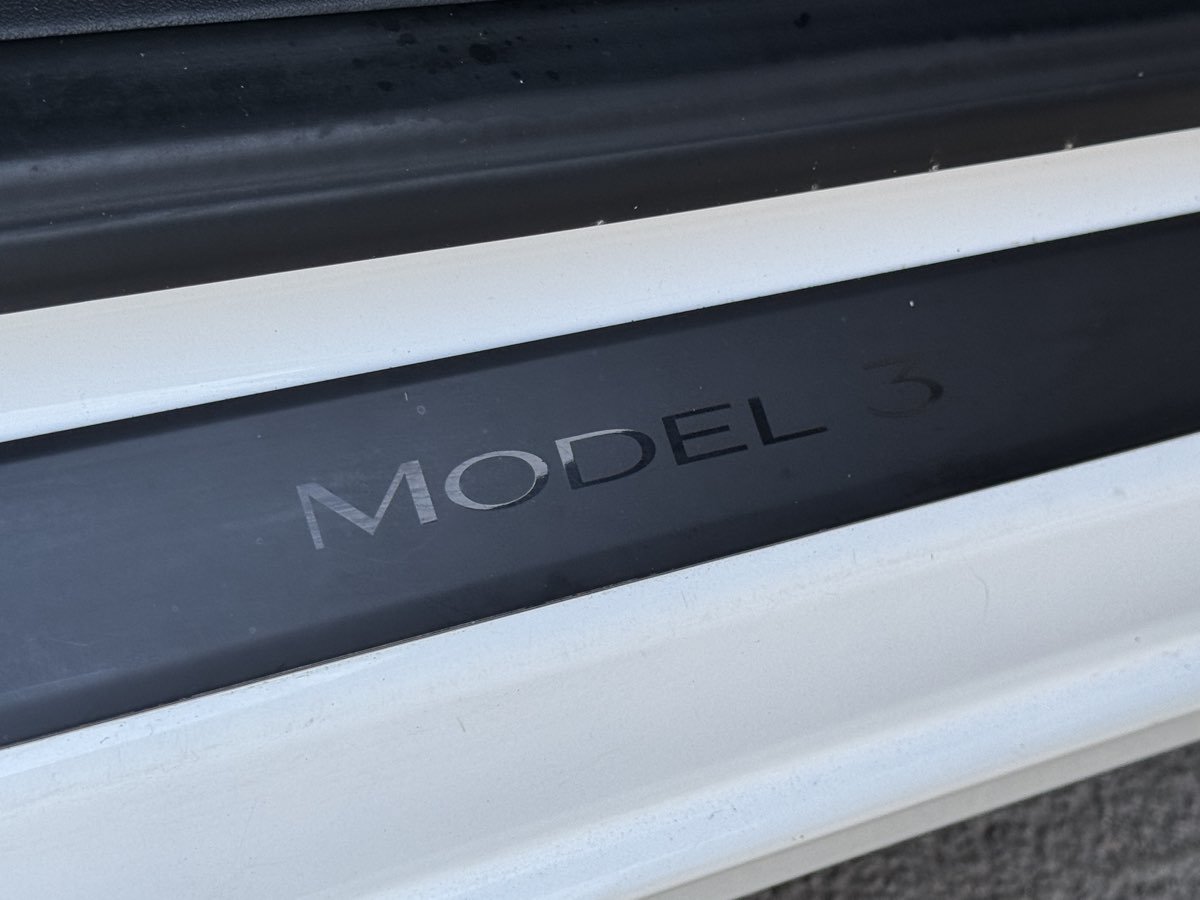 Used 2023 Tesla Model 3 Standard Range RWD image 19