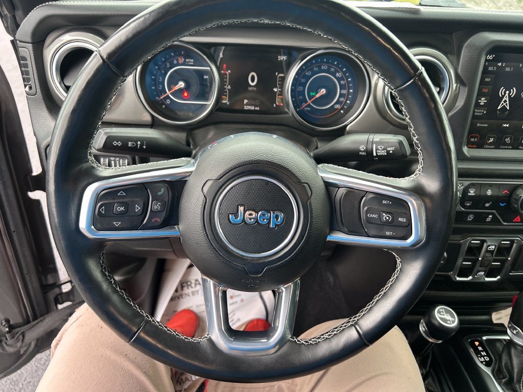 Used 2022 Jeep Gladiator Overland w/ Cold Weather Group AWD/4WD image 16