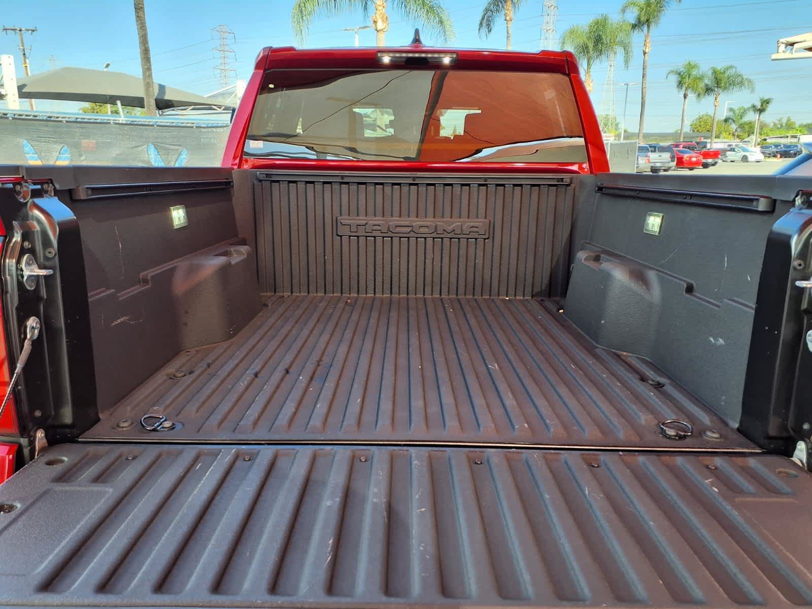 Certified 2025 Toyota Tacoma TRD Off-Road AWD/4WD image 9