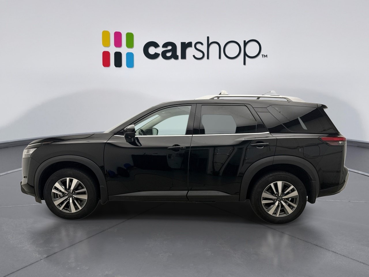 Used 2024 Nissan Pathfinder SL AWD/4WD image 2
