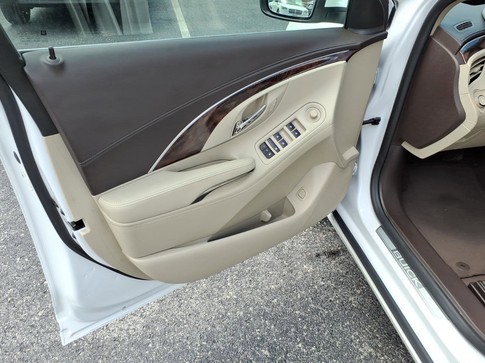 Used 2015 Buick LaCrosse Leather w/ Driver Confidence Package #1 FWD image 9