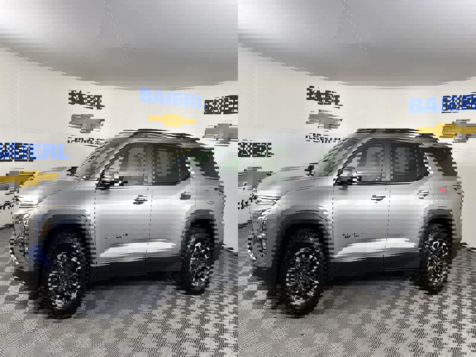 Used 2025 Chevrolet Equinox ACTIV image 2