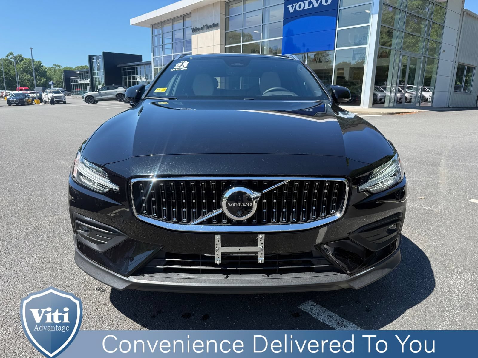 Certified 2025 Volvo V60 B5 Cross Country Ultra w/ Protection Package Premier AWD/4WD image 3