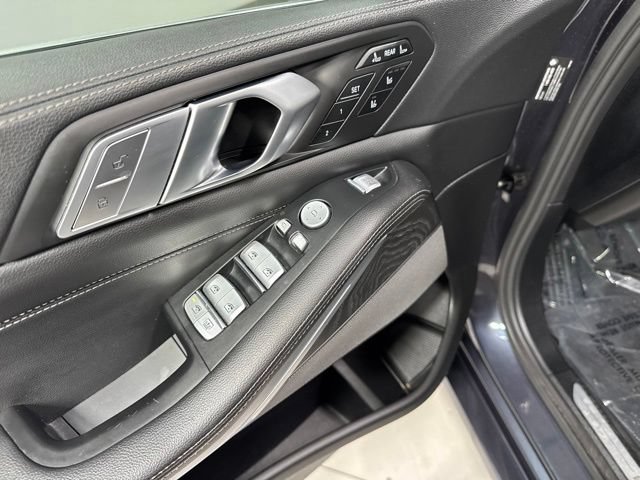 Used 2019 BMW X7 xDrive50i w/ Premium Package AWD/4WD image 14