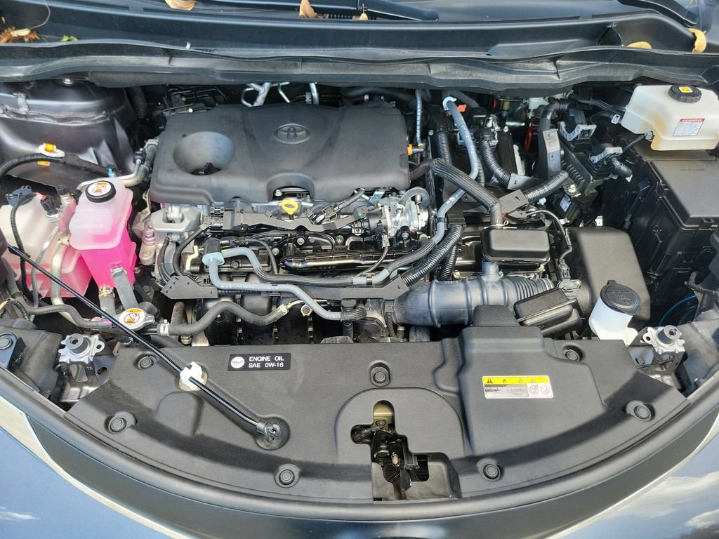 Used 2025 Toyota Sienna XLE FWD image 33