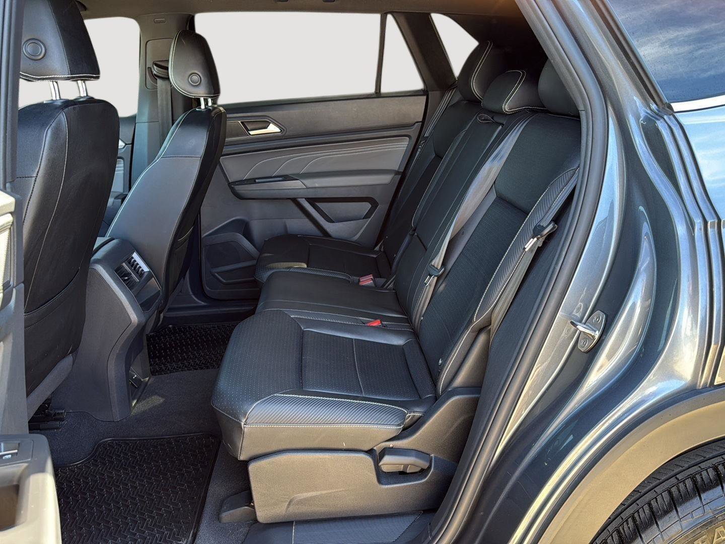 Used 2022 Volkswagen Atlas Cross Sport SE image 21