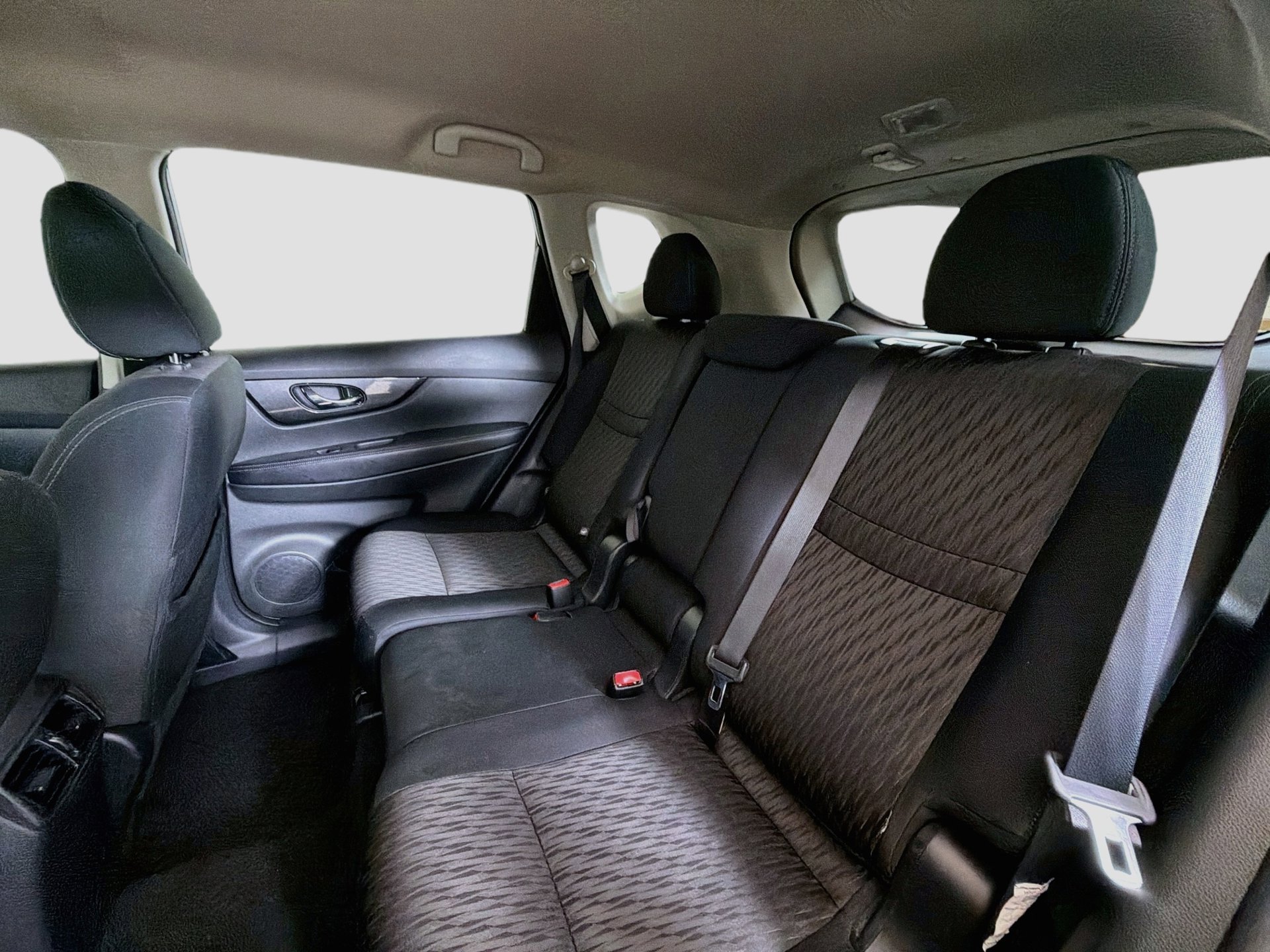 Used 2018 Nissan Rogue S FWD image 18