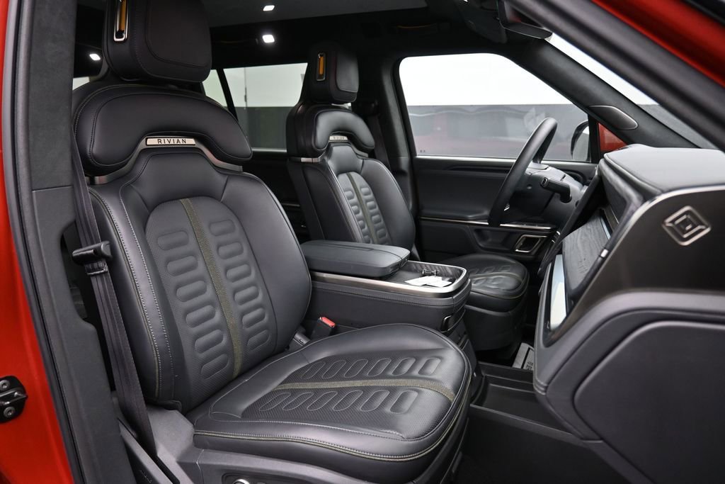 Used 2024 Rivian R1S Adventure AWD/4WD image 26