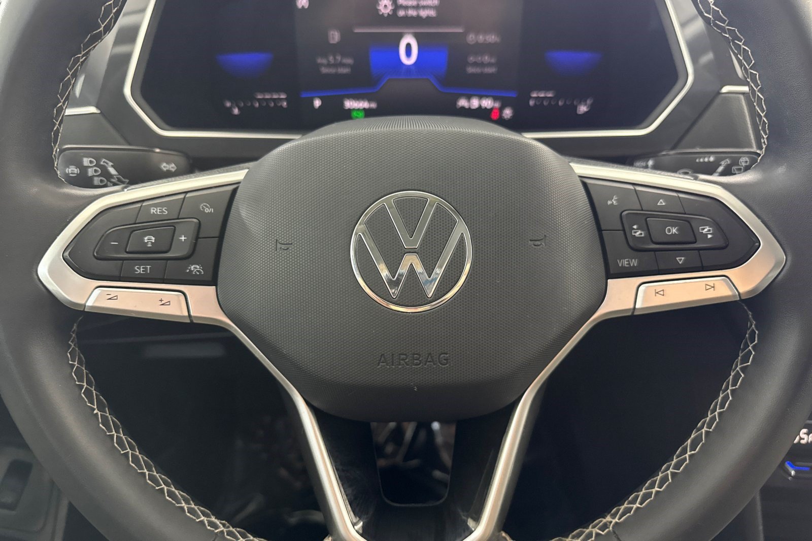 Used 2022 Volkswagen Tiguan SE FWD image 11