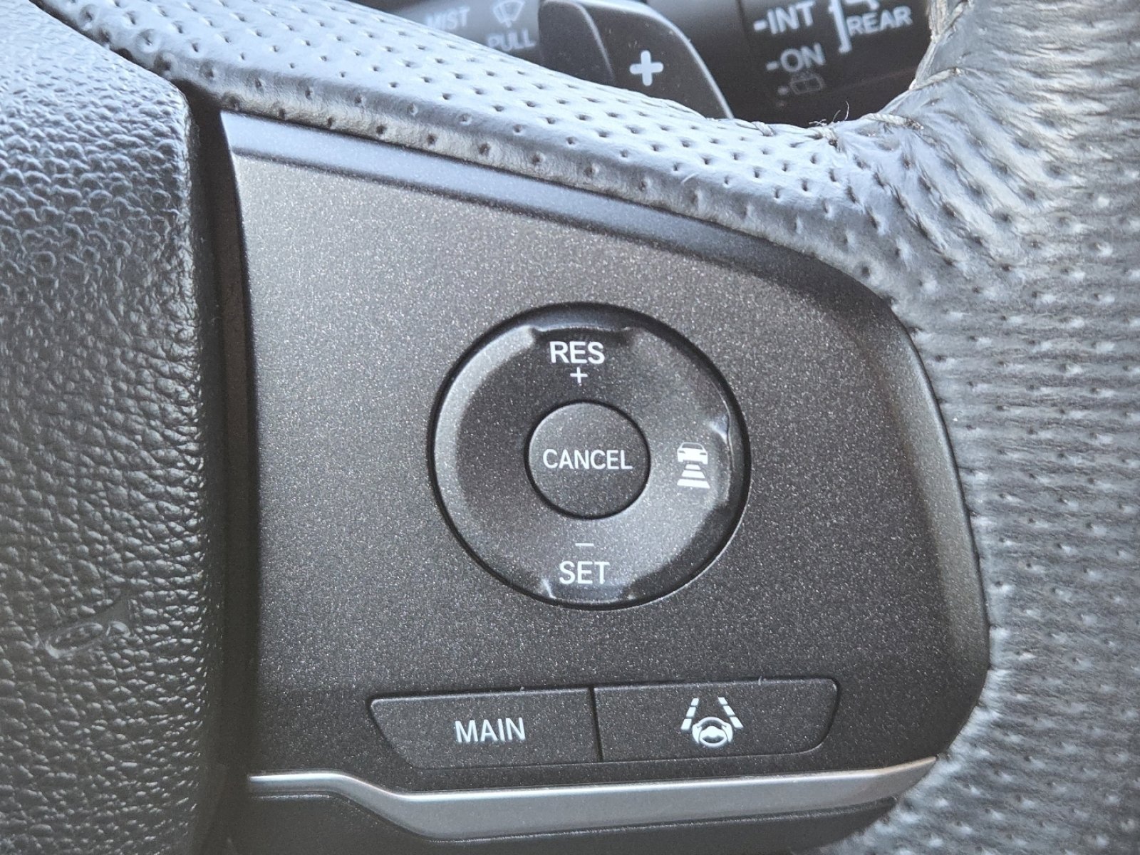 Used 2023 Honda Passport EX-L image 10