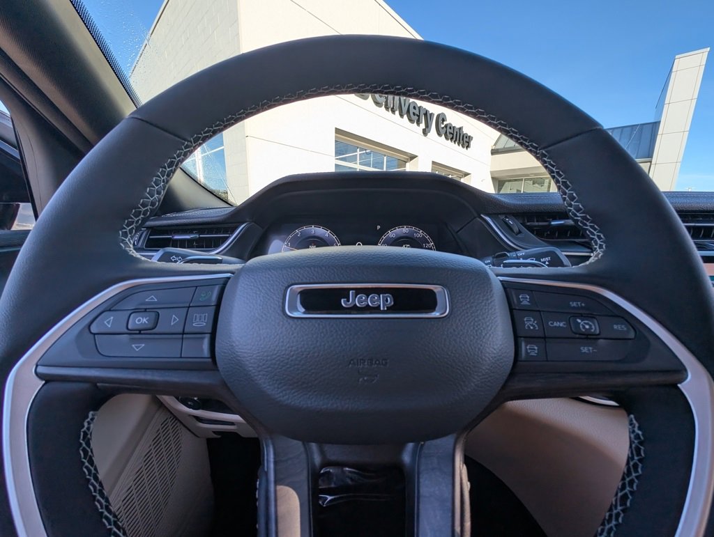 New 2025 Jeep Grand Cherokee Limited image 19