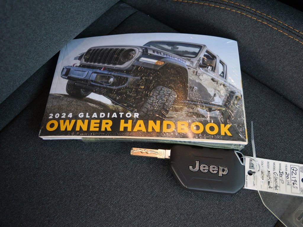 Used 2024 Jeep Gladiator Sport image 38