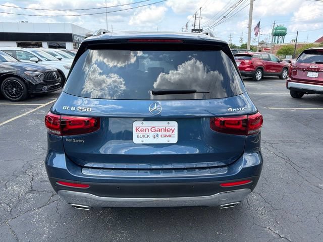 Used 2023 Mercedes-Benz GLB 250 4MATIC image 5