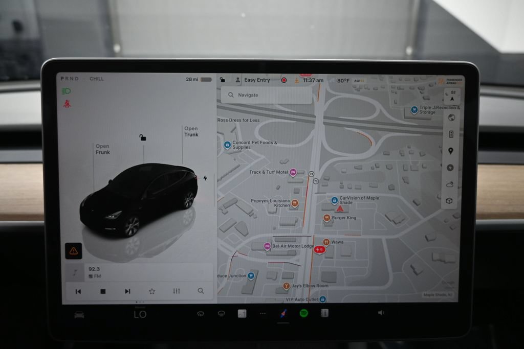 Used 2023 Tesla Model Y 2WD image 11