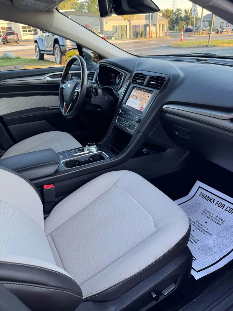 Used 2019 Ford Fusion SE w/ Equipment Group 151A image 19