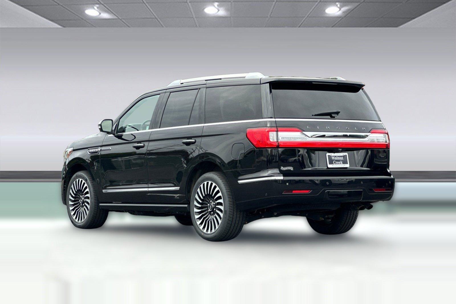 Used 2020 Lincoln Navigator Black Label AWD/4WD image 3
