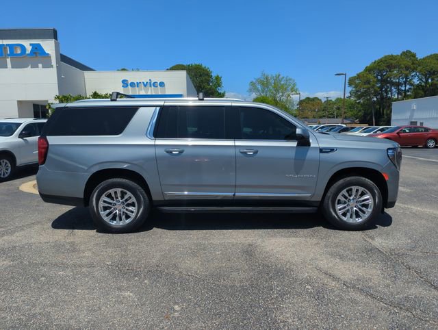Used 2024 GMC Yukon XL SLT w/ SLT Luxury Package AWD/4WD image 3