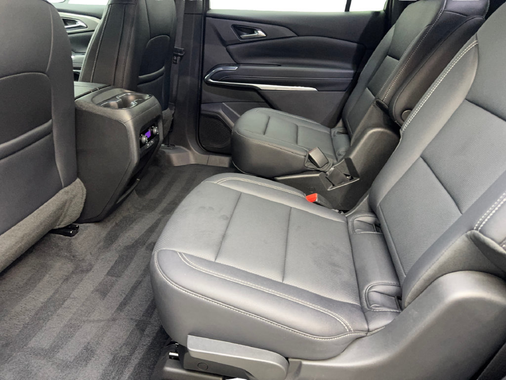 Used 2026 Chevrolet Traverse LT FWD image 35