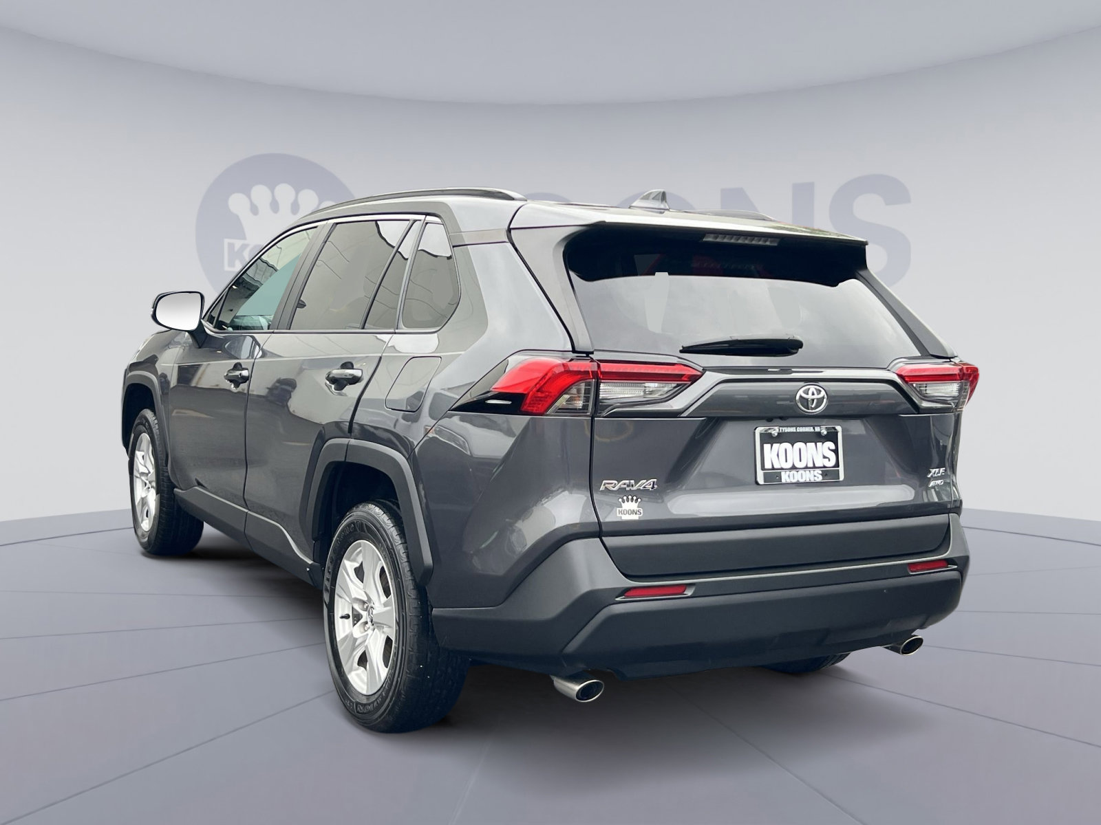 Used 2020 Toyota RAV4 XLE w/ Convenience Package AWD/4WD image 4