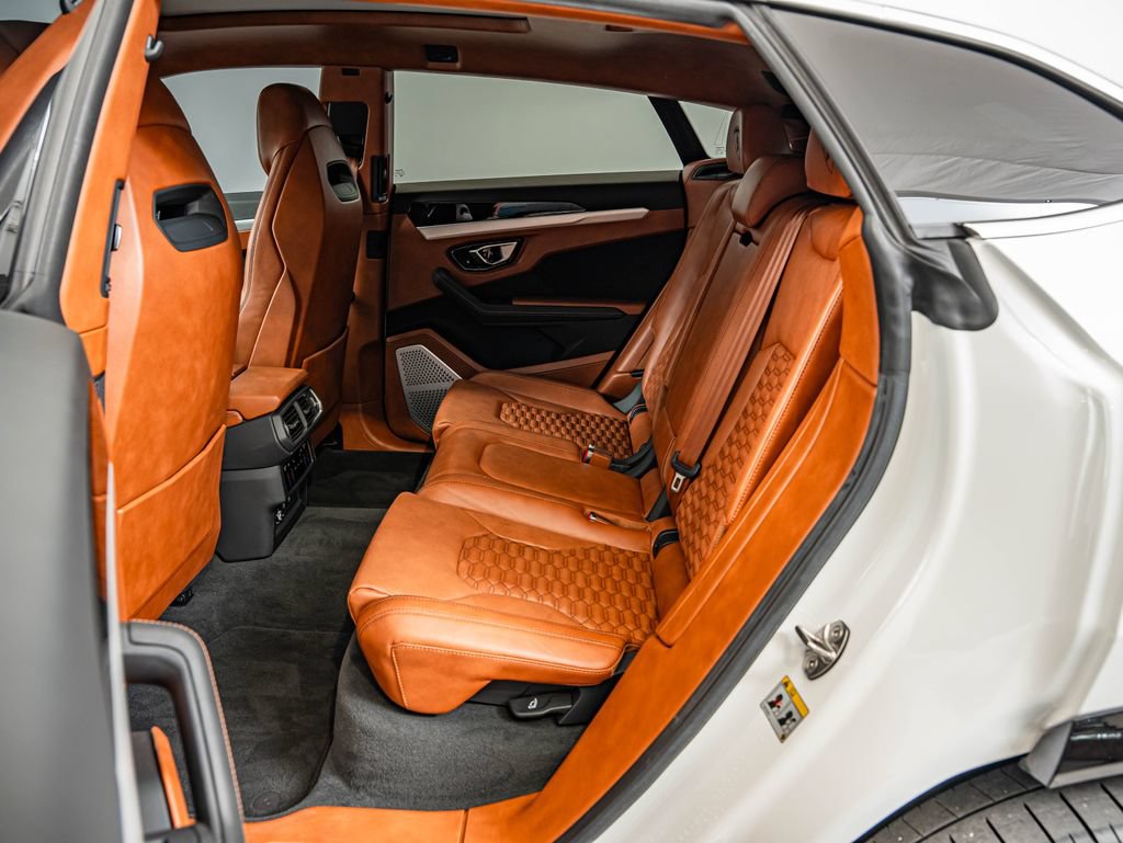 Used 2022 Lamborghini Urus AWD/4WD image 50