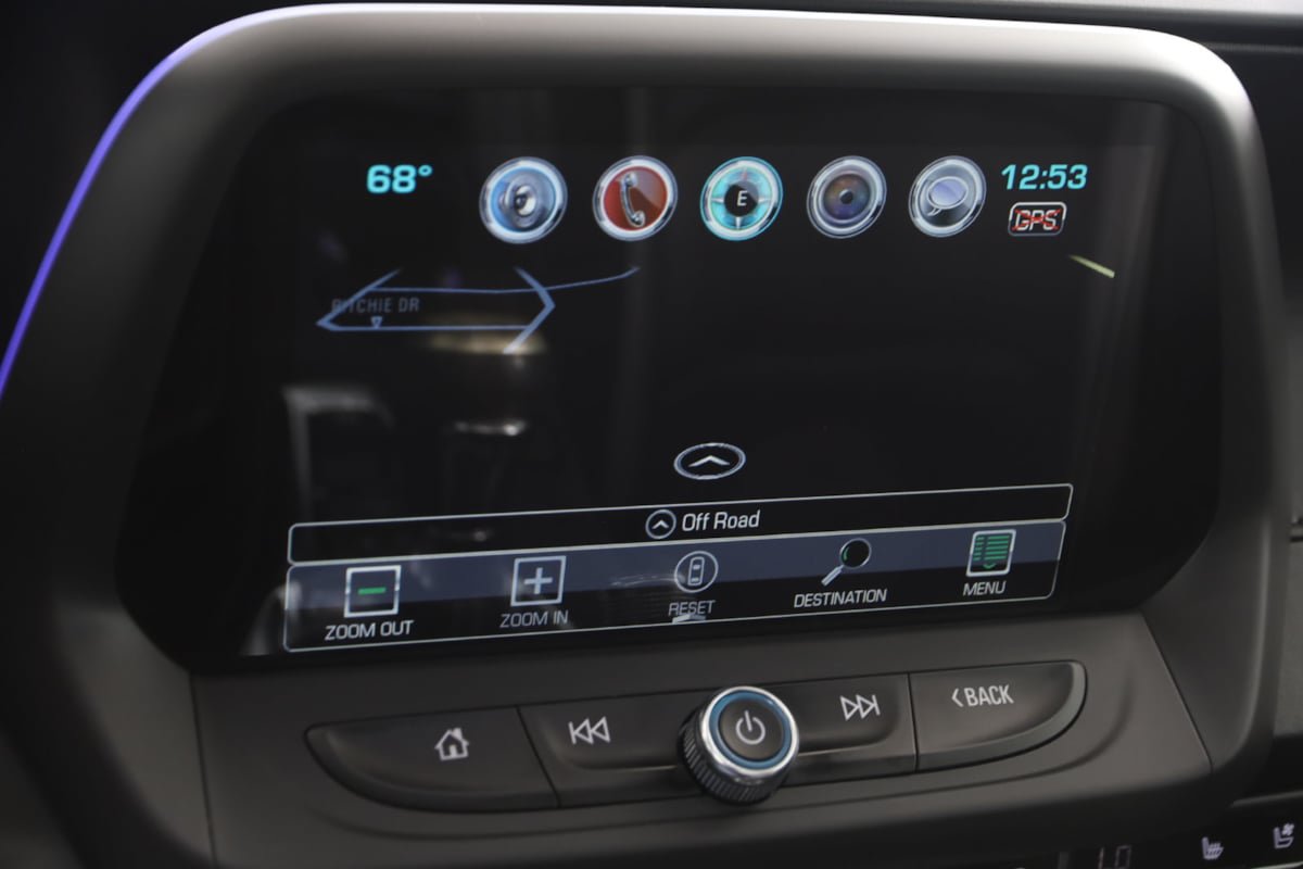 Used 2018 Chevrolet Camaro SS RWD image 9
