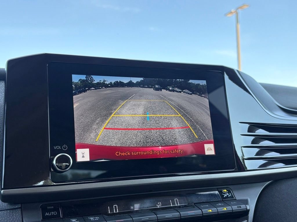 Used 2025 Toyota Camry LE FWD image 10