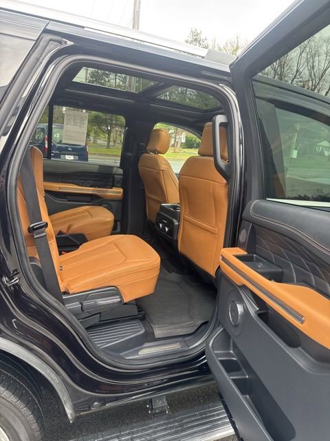 Used 2024 Ford Expedition Platinum image 20