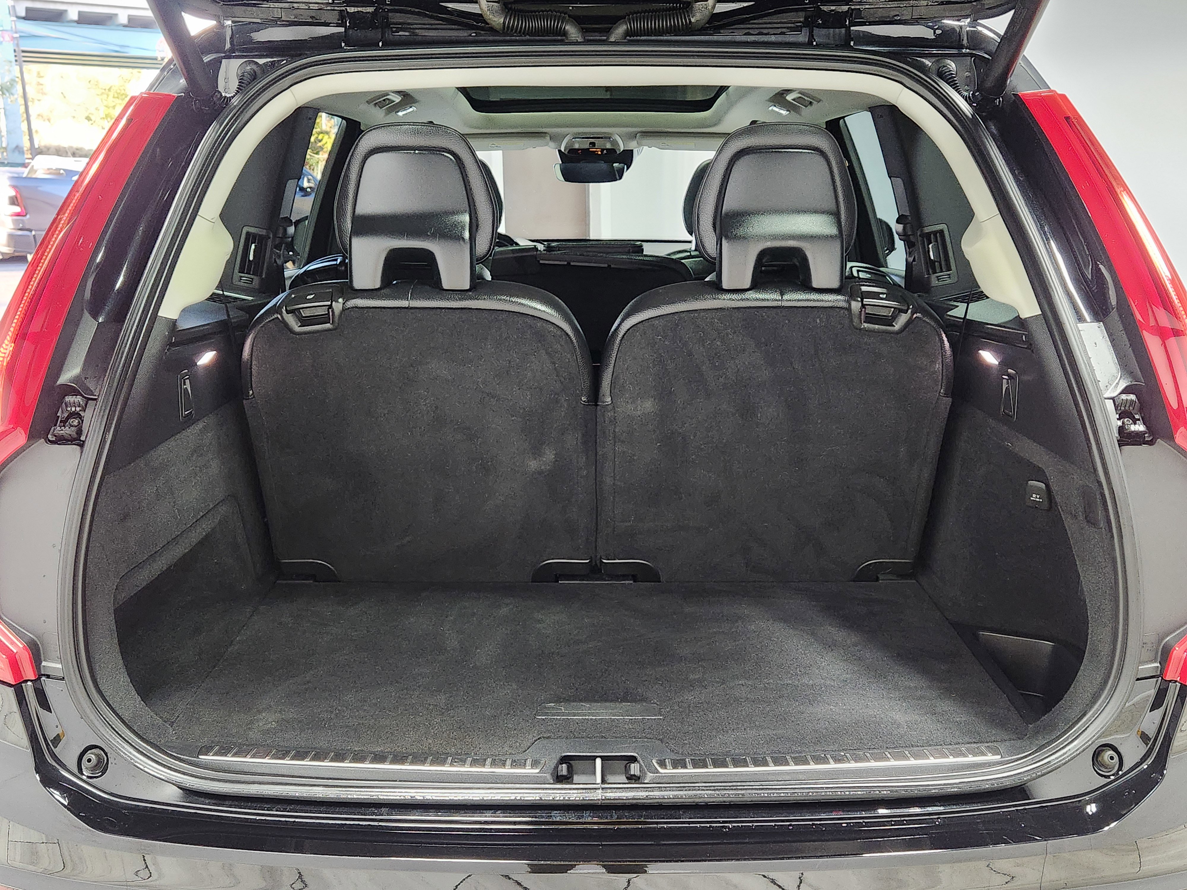 Used 2022 Volvo XC90 T8 Inscription Expression image 14