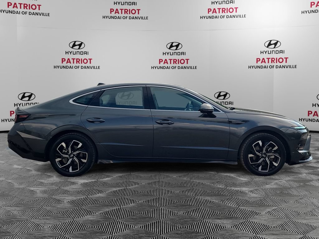 Used 2024 Hyundai Sonata SEL FWD image 2