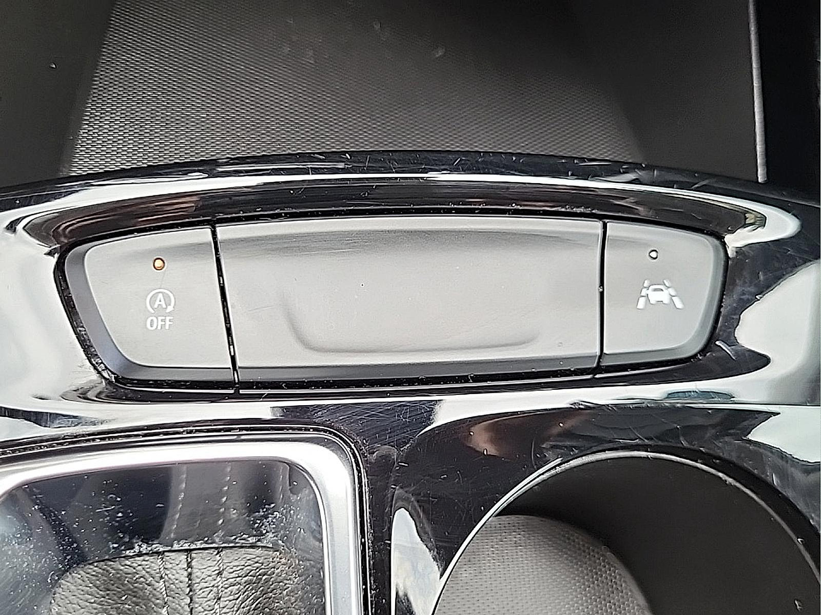 Used 2025 Chevrolet Trax LT FWD image 25