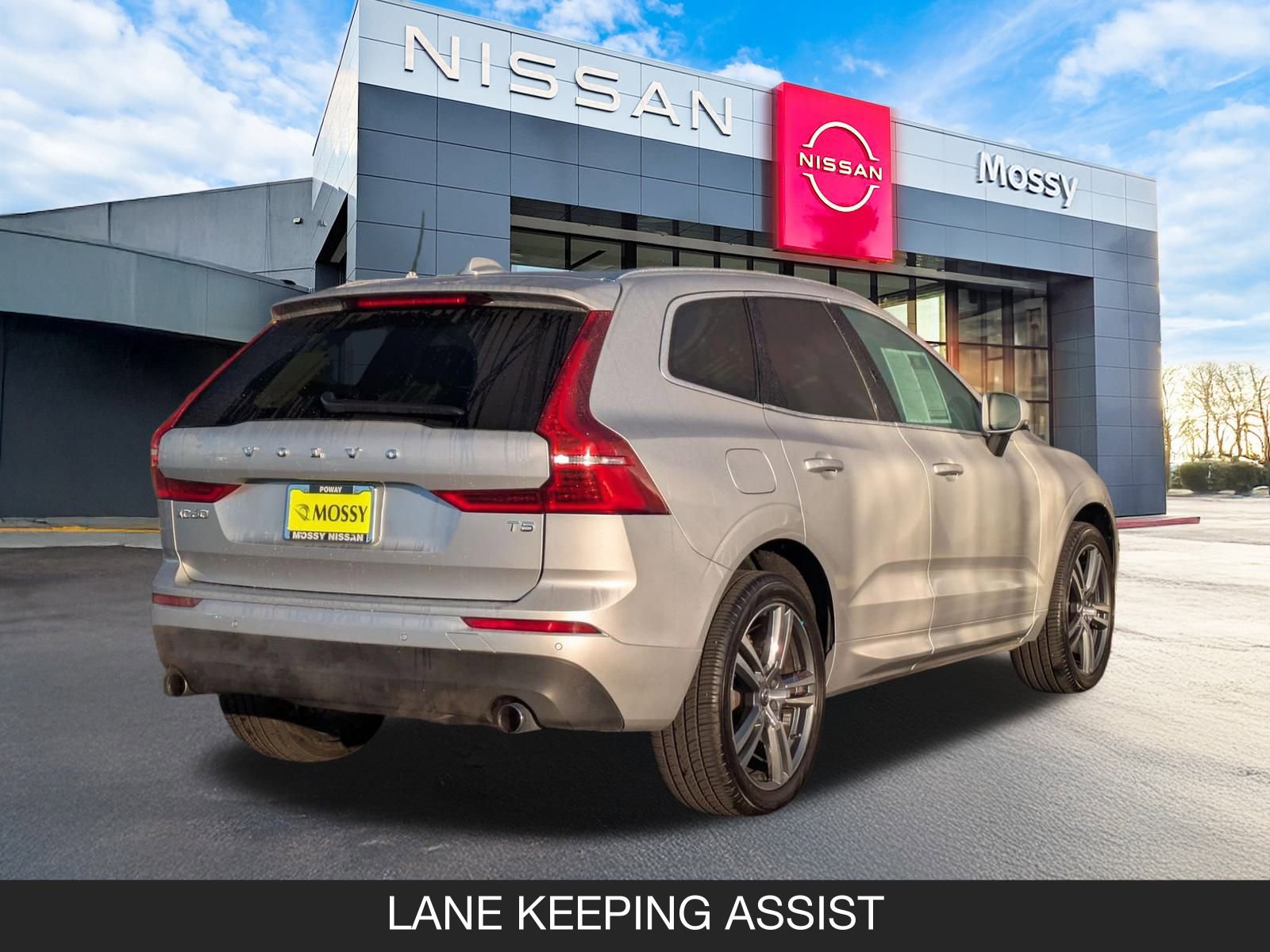 Used 2021 Volvo XC60 T5 Momentum image 8