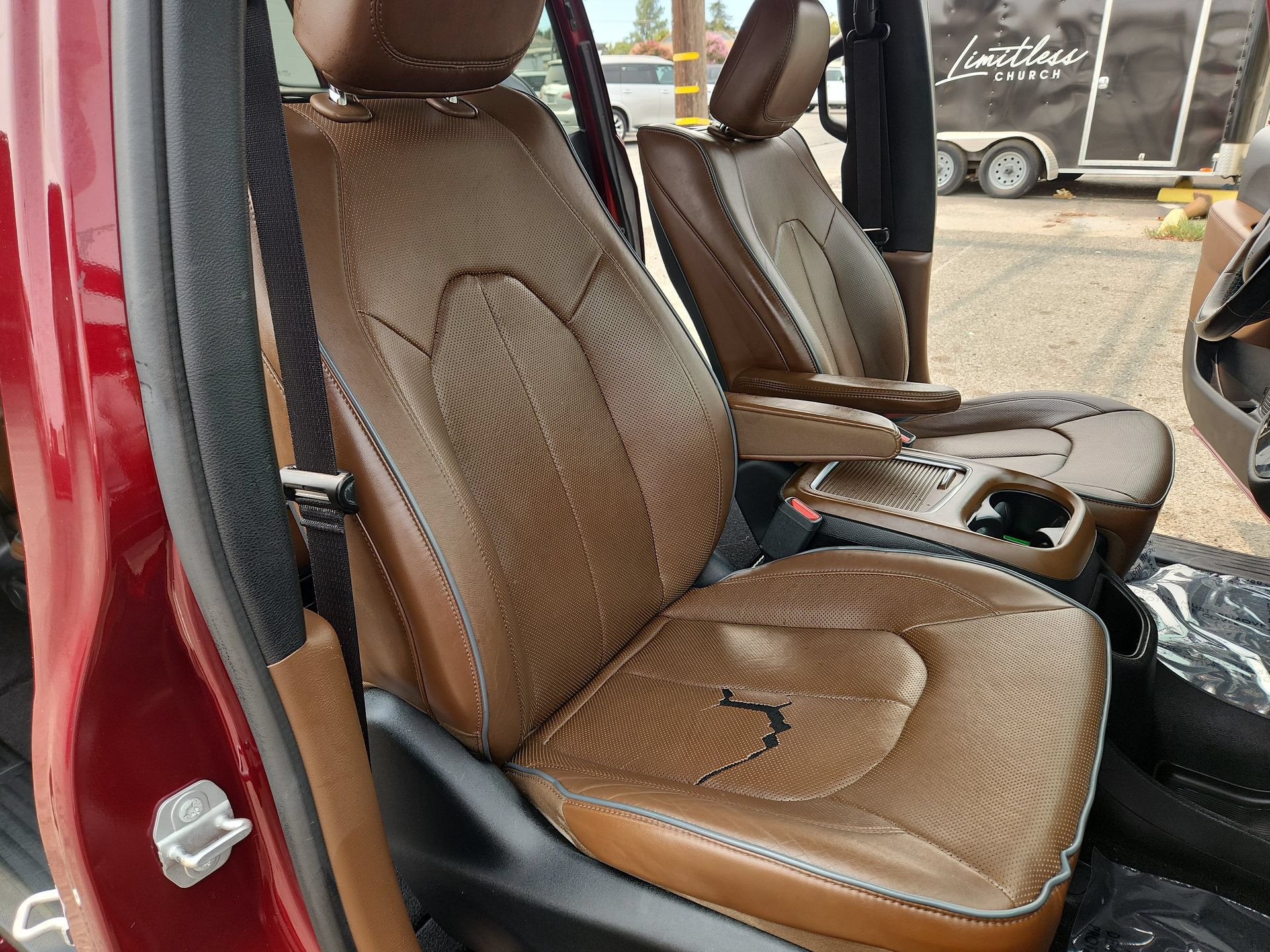 Certified 2017 Chrysler Pacifica Limited FWD image 27