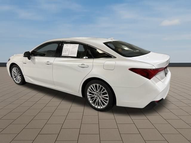 Used 2021 Toyota Avalon Limited image 4