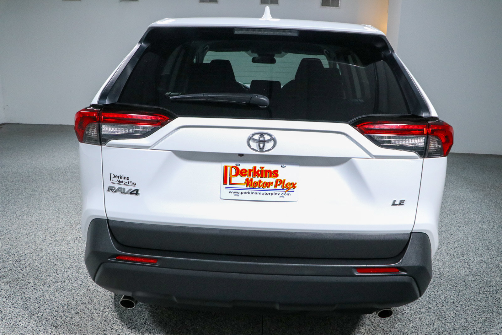 Used 2022 Toyota RAV4 LE FWD image 8