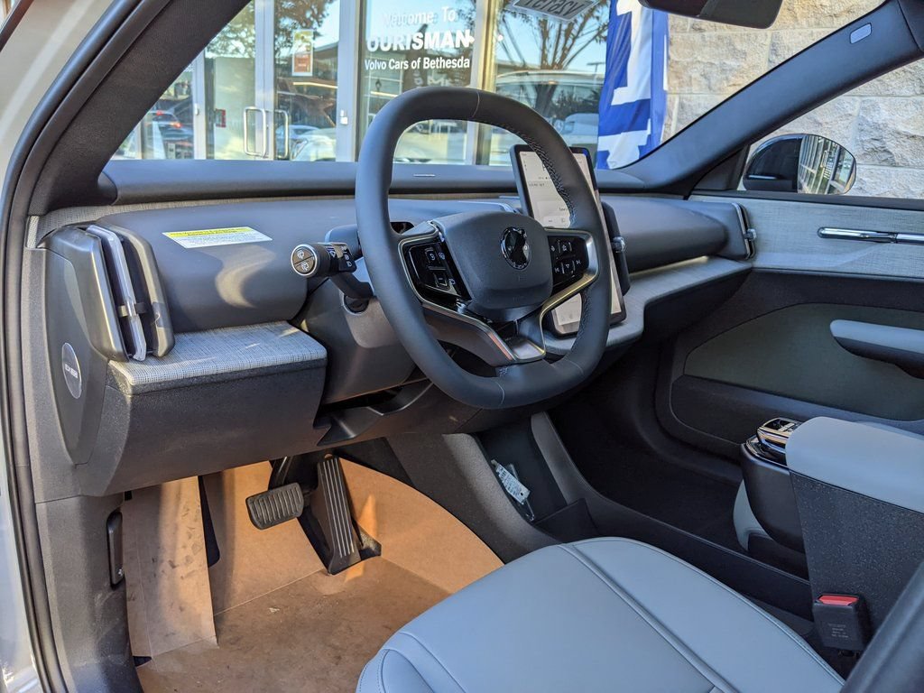 New 2026 Volvo EX30 Cross Country Ultra w/ Protection Package Premier AWD/4WD image 8