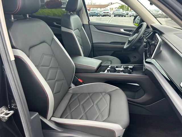 Used 2024 Volkswagen Atlas Peak Edition SEL AWD/4WD image 29