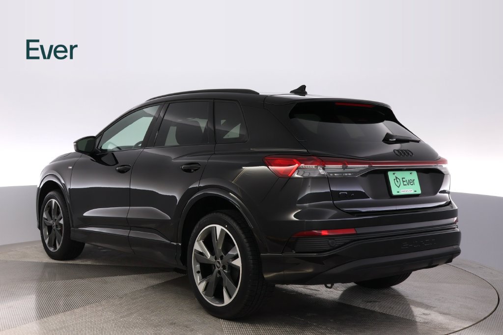 Used 2023 Audi Q4 e-tron Premium w/ Convenience Package AWD/4WD image 17