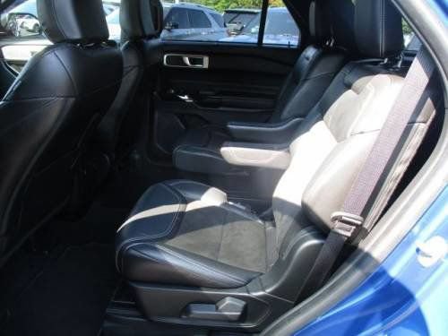 Used 2022 Ford Explorer ST w/ ST Street Pack image 5