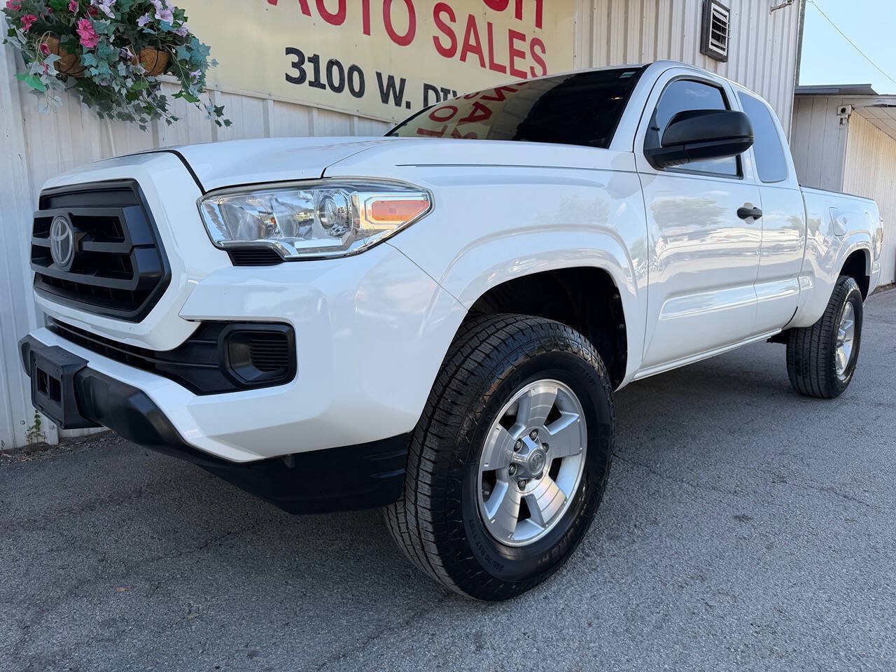 Used 2020 Toyota Tacoma SR RWD image 7