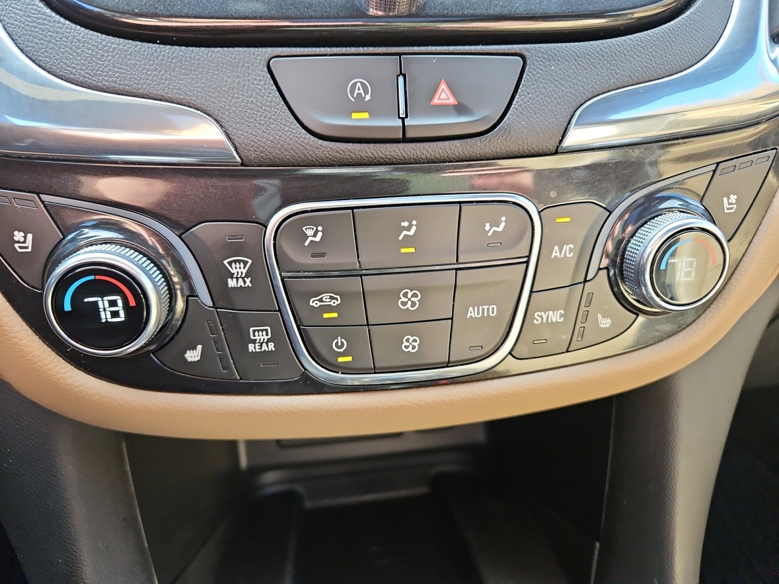 Used 2023 Chevrolet Equinox Premier image 26