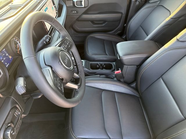 Used 2025 Jeep Gladiator Mojave AWD/4WD image 20